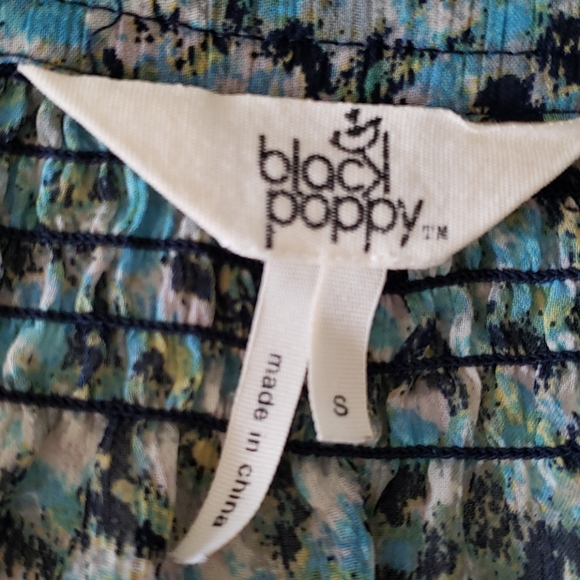 Black poppy top - Picture 3 of 8